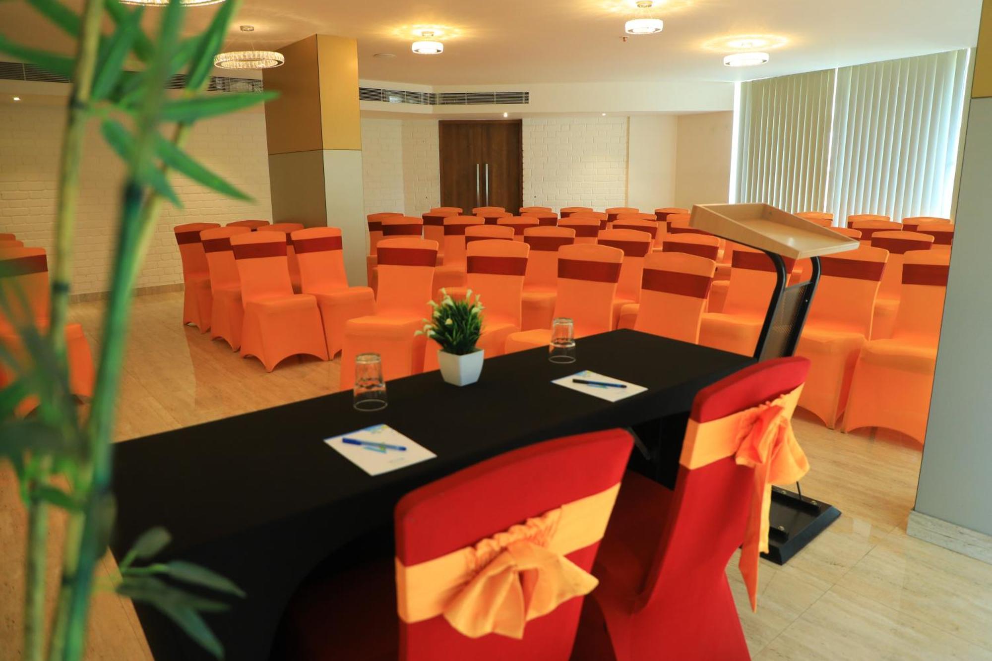 Vivid A Boutique Hotel Tiruchirappalli Экстерьер фото