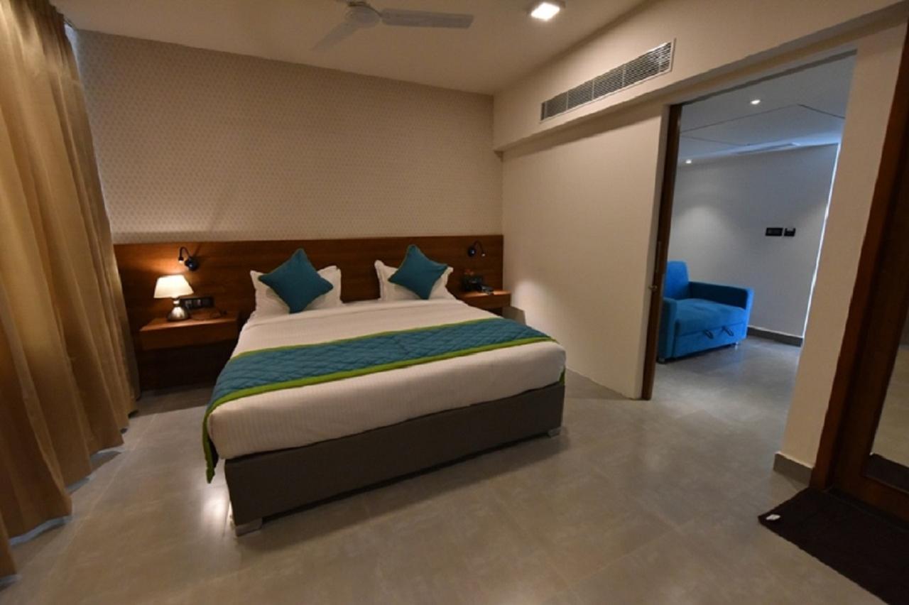 Vivid A Boutique Hotel Tiruchirappalli Экстерьер фото